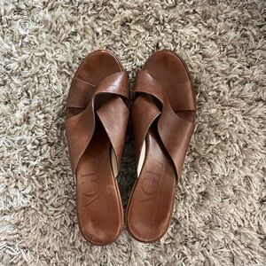 AGL Women's Tan Leather Mules